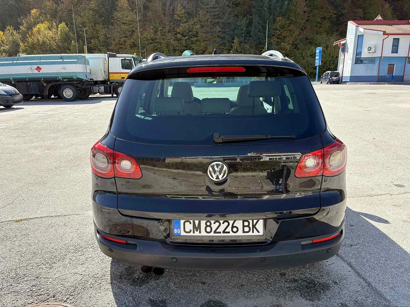 VW Tiguan 2.0 TDI 4MOTION Автомат, снимка 10 - Автомобили и джипове - 56580007