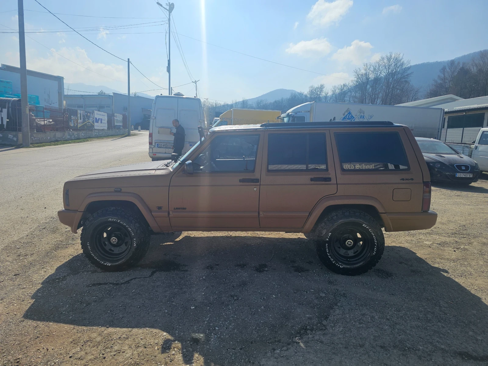 Jeep Cherokee, снимка 4 - Автомобили и джипове - 56737626
