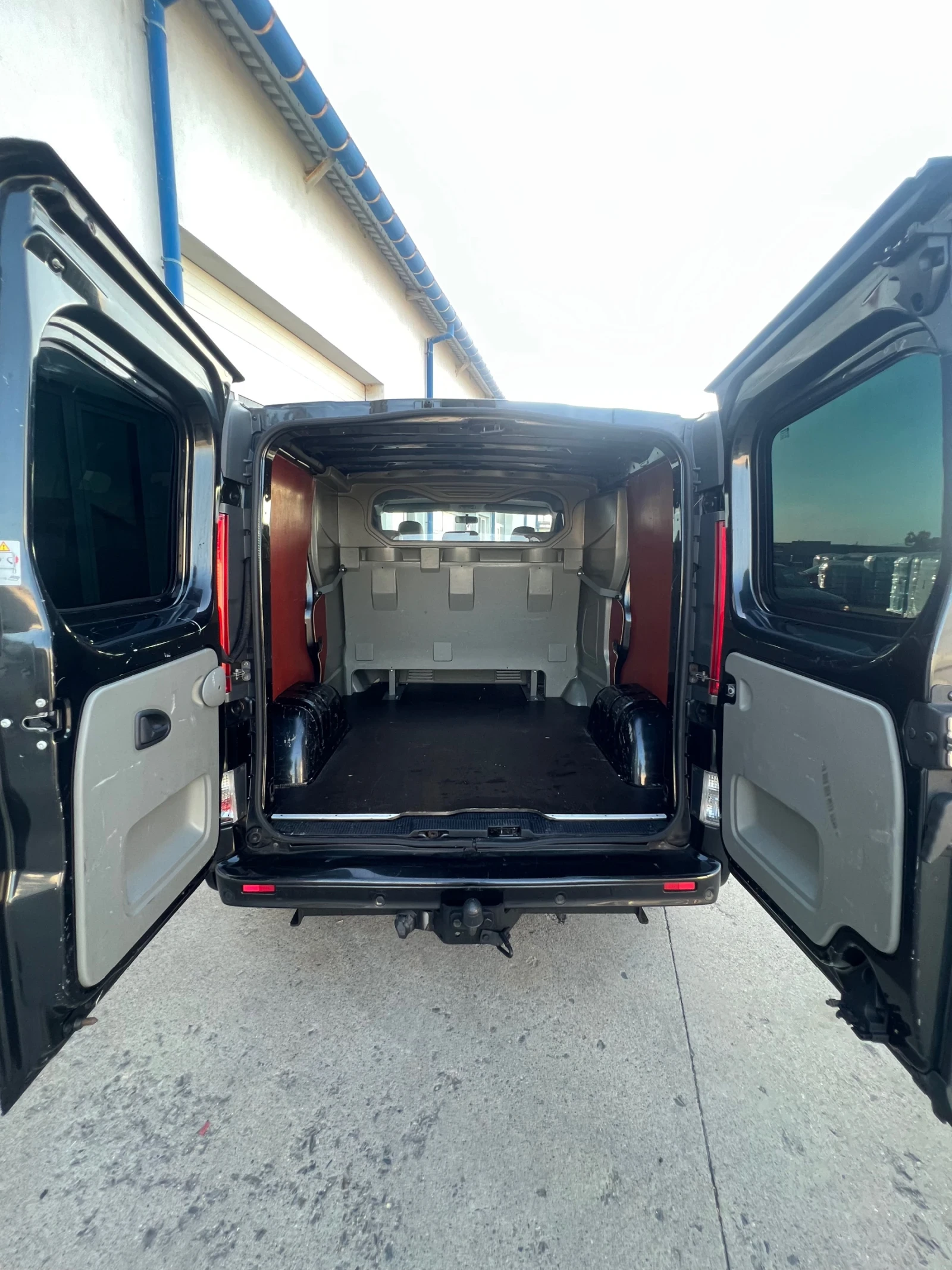 Renault Trafic Товаропътнически / 2.0DCI / AC - изображение 6