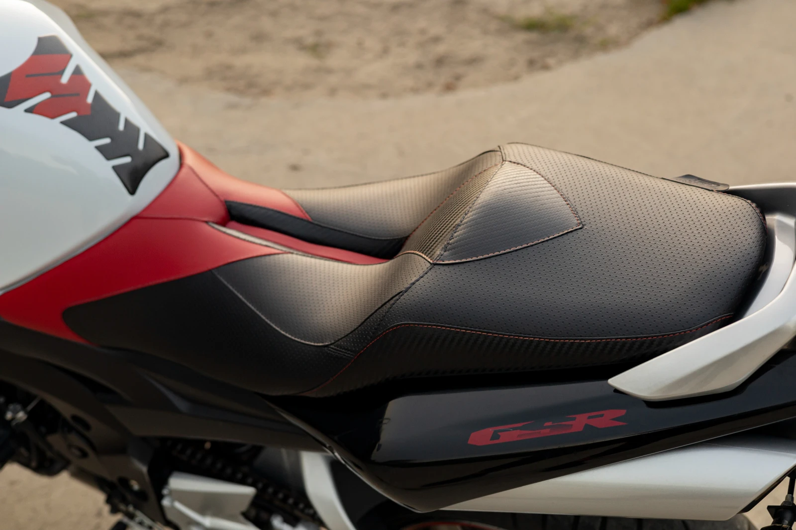 Suzuki Gsr, снимка 10 - Мотоциклети и мототехника - 54835848