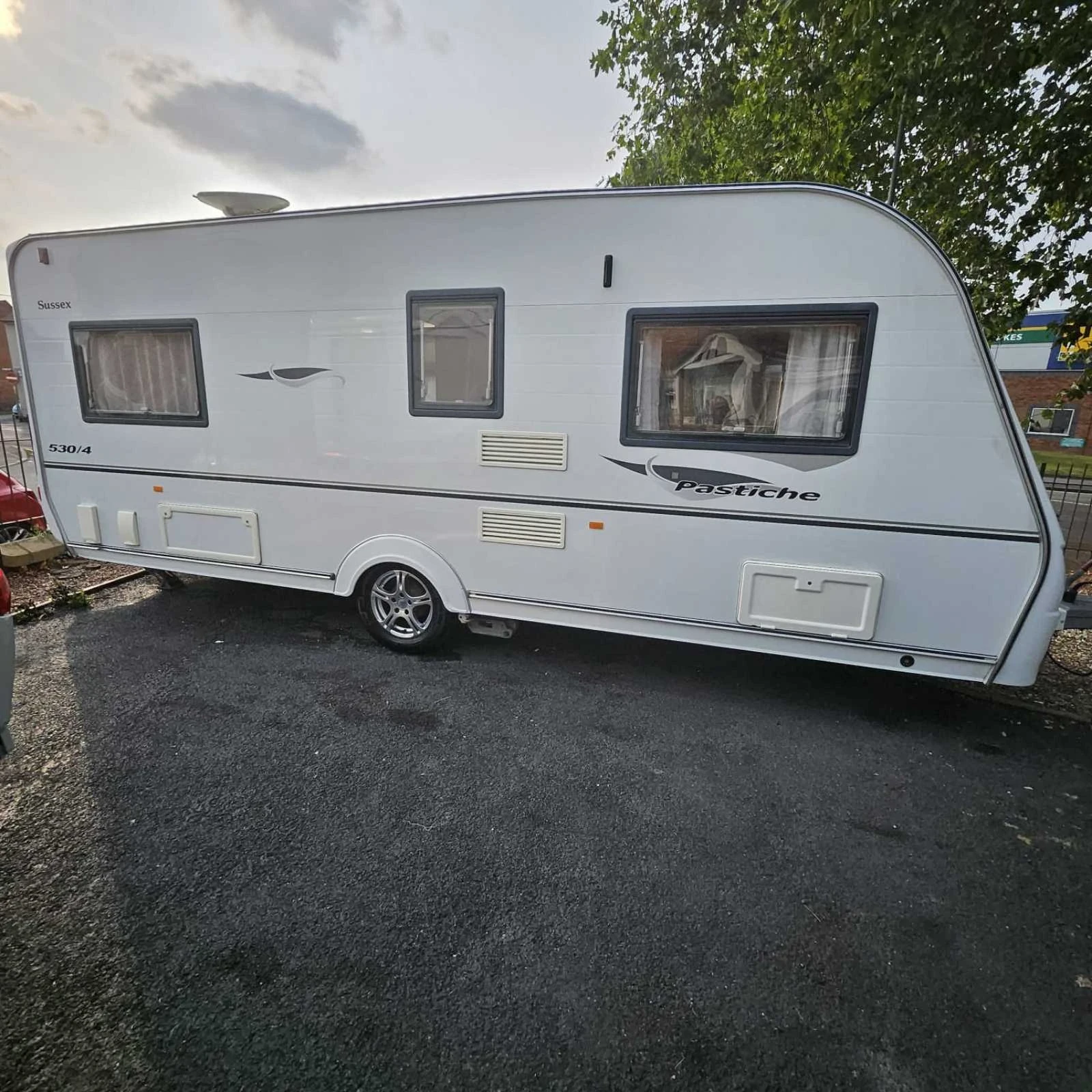 Каравана Coachmen, снимка 2 - Каравани и кемпери - 55339926