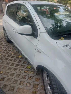 Hyundai I20, снимка 3