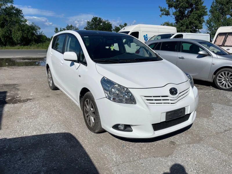 Toyota Verso 2.0 D4D 7Местен, снимка 10 - Автомобили и джипове - 45685227