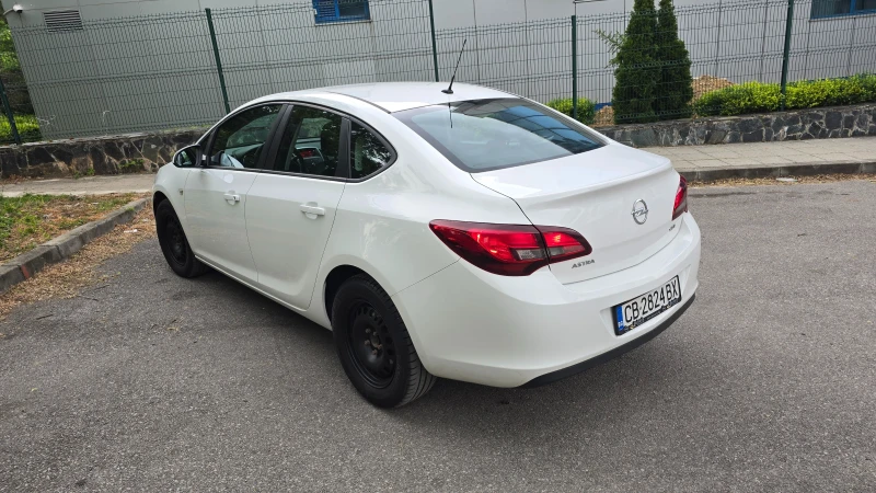 Opel Astra, снимка 4 - Автомобили и джипове - 47343309