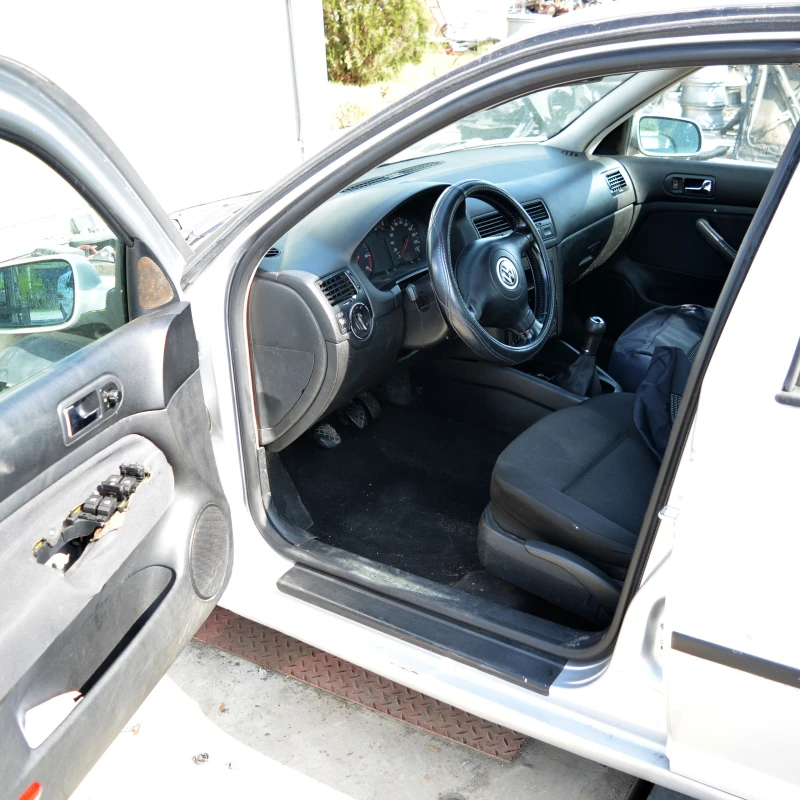 VW Bora 1.4 16V, снимка 5 - Автомобили и джипове - 49928551