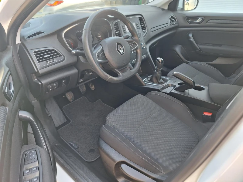 Renault Megane 1.3TCe 140 к.с./Life, снимка 11 - Автомобили и джипове - 51652970