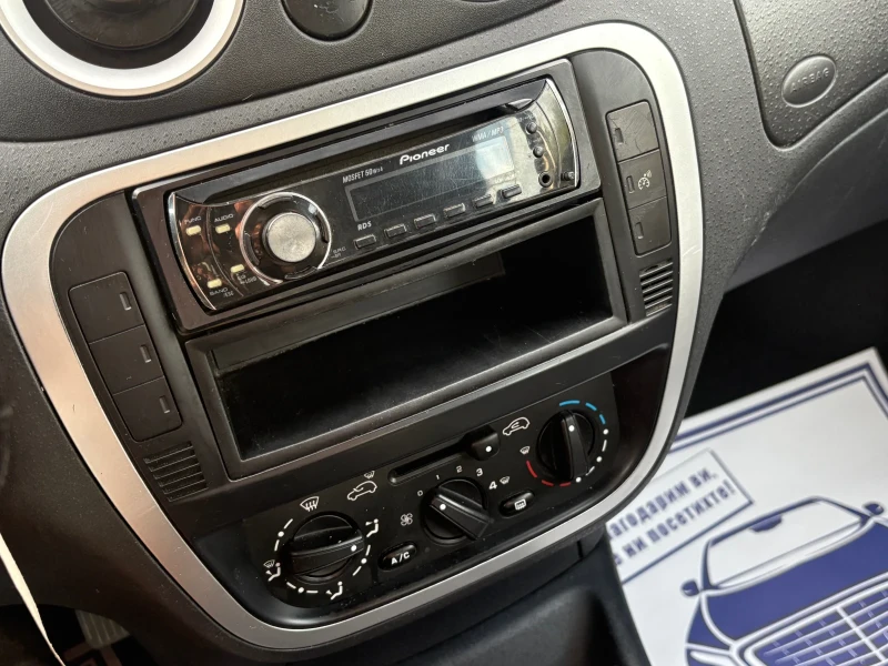 Citroen C3, снимка 8 - Автомобили и джипове - 52531955