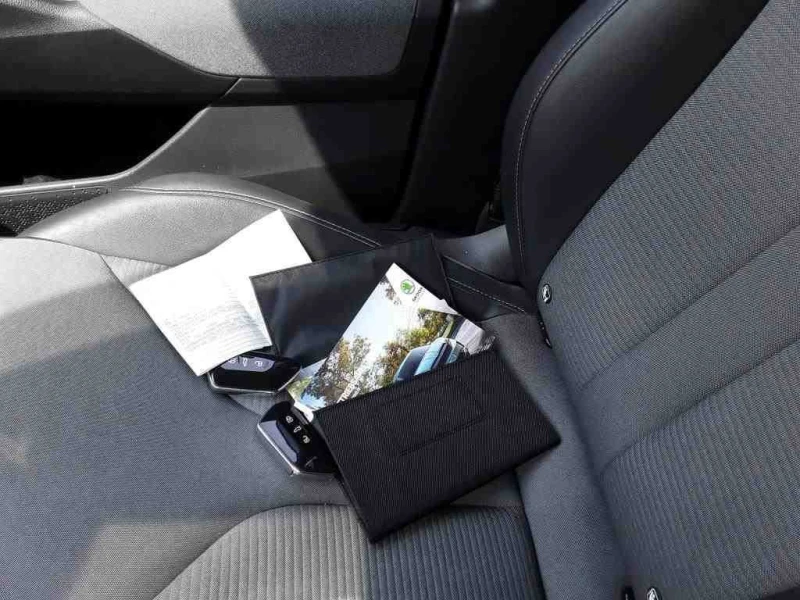 Skoda Enyaq 60.039 km, снимка 7 - Автомобили и джипове - 52290369