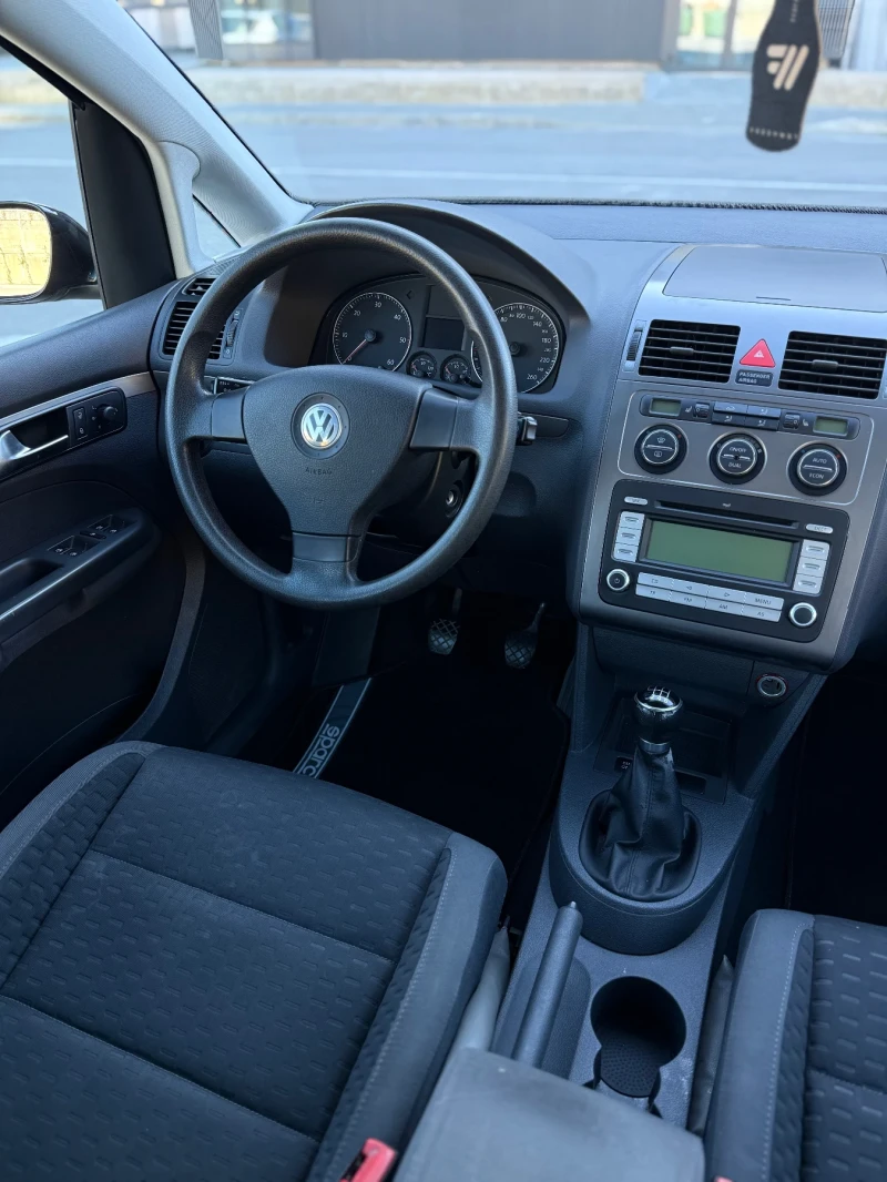 VW Touran * * 1.9TDI 105кс 7 МЕСТЕН ТОП СЪСТОЯНИЕ!* * , снимка 7 - Автомобили и джипове - 52930048