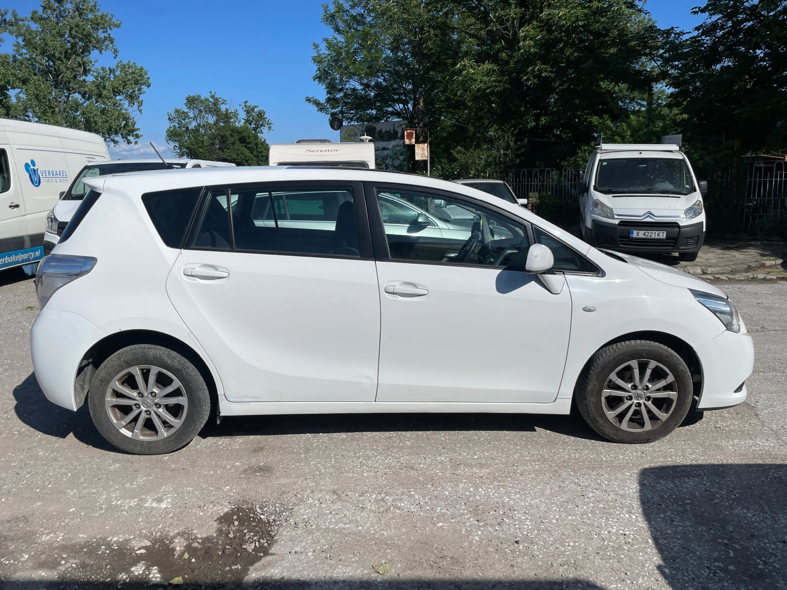 Toyota Verso 2.0 D4D 7Местен - изображение 2