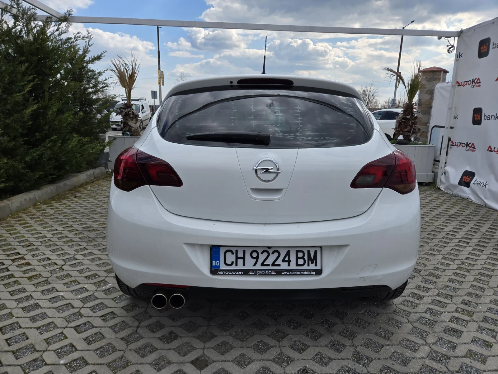 Opel Astra 2.0CDTI-160кс= 6ск= НАВИ= КАМЕРА= SPORT EDITION, снимка 4 - Автомобили и джипове - 53977978