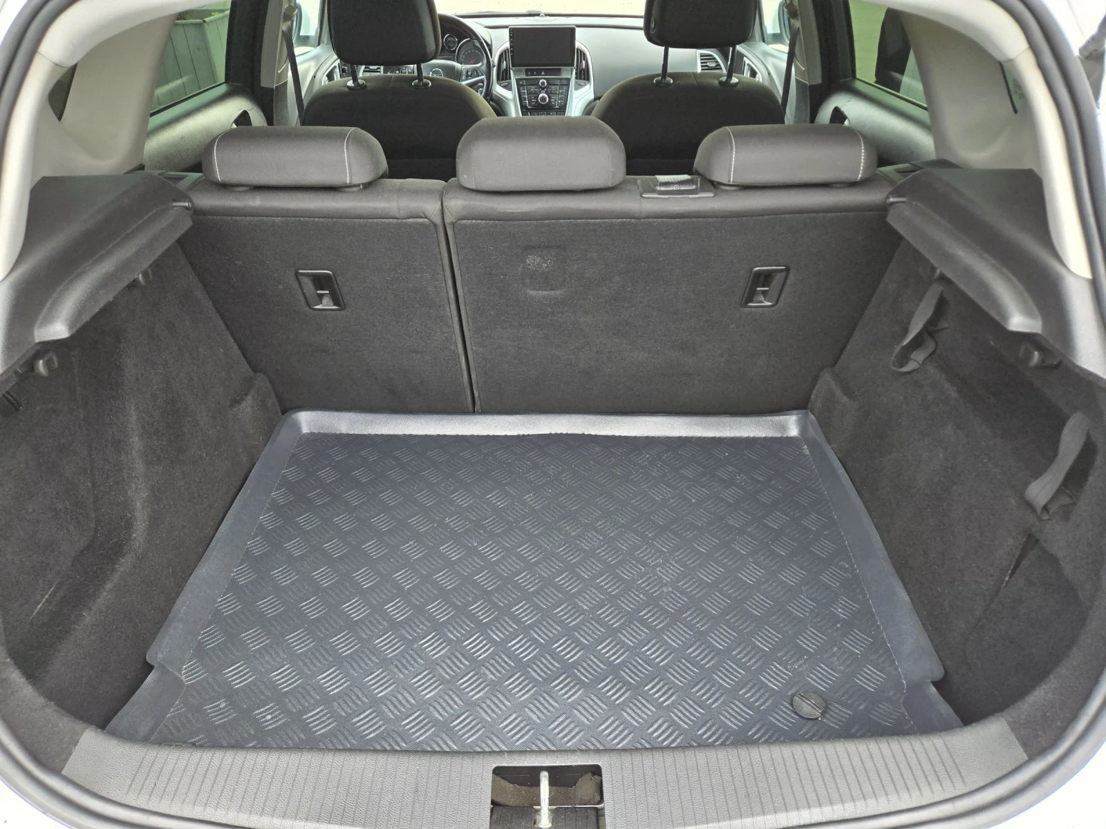 Opel Astra 2.0CDTI-160кс= 6ск= НАВИ= КАМЕРА= SPORT EDITION, снимка 10 - Автомобили и джипове - 53977978