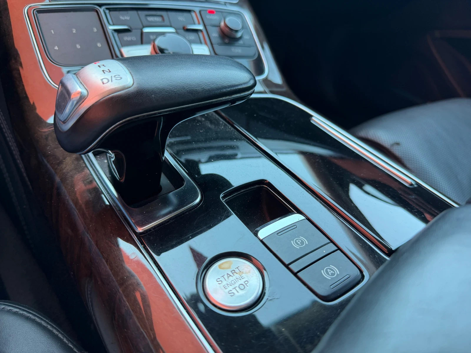 Audi A8 4.2TDI* V8* BiTurbo* Вакум, снимка 13 - Автомобили и джипове - 54109776