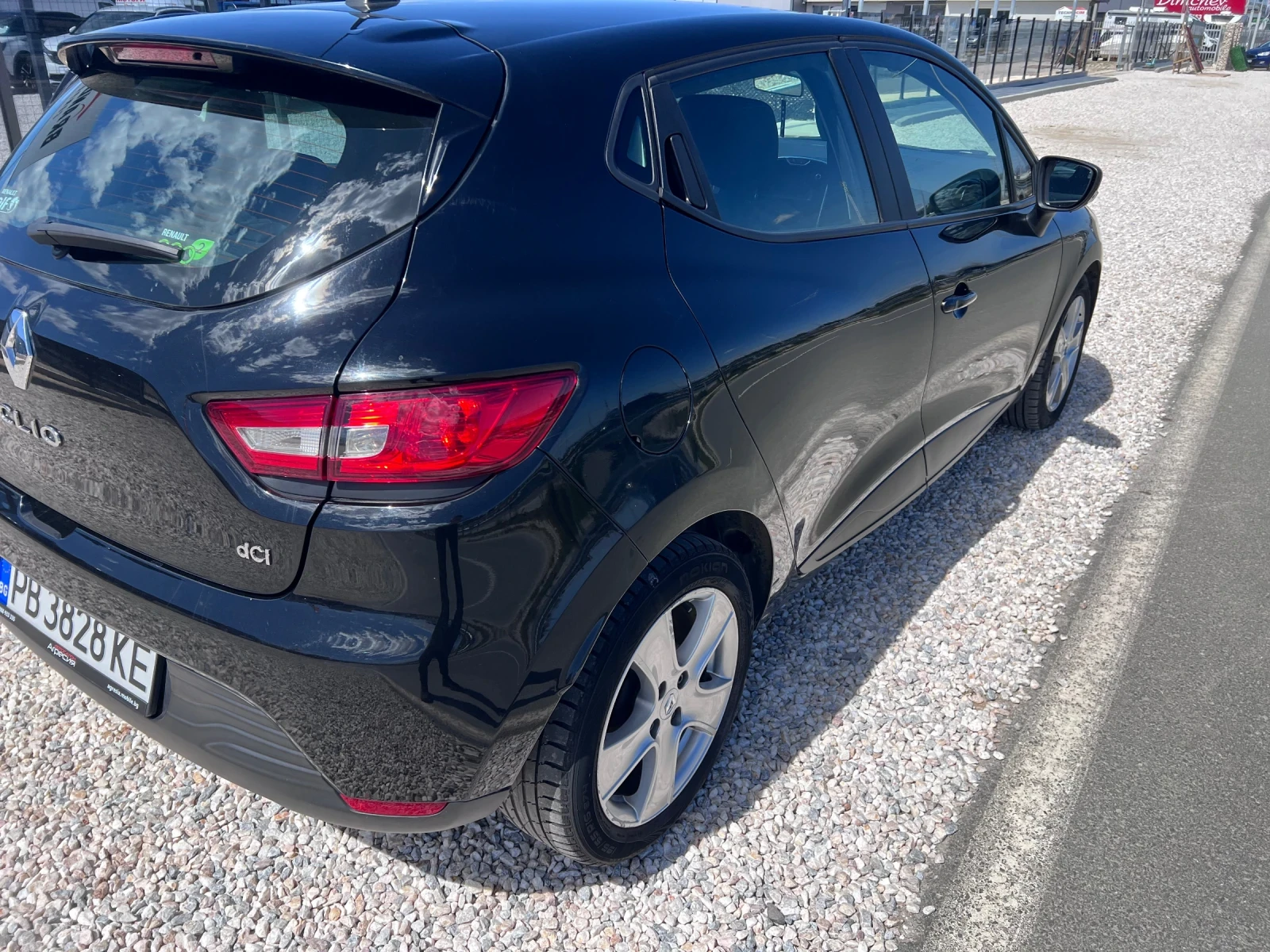 Renault Clio 1.5 dci , снимка 4 - Автомобили и джипове - 54239371