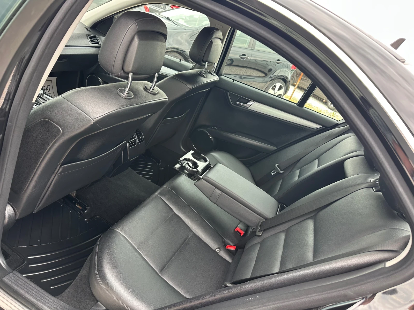 Mercedes-Benz C 320 CDI, AVANTGARDE, КАМЕРА, НАВИ, ТОП!!!, снимка 12 - Автомобили и джипове - 54452790