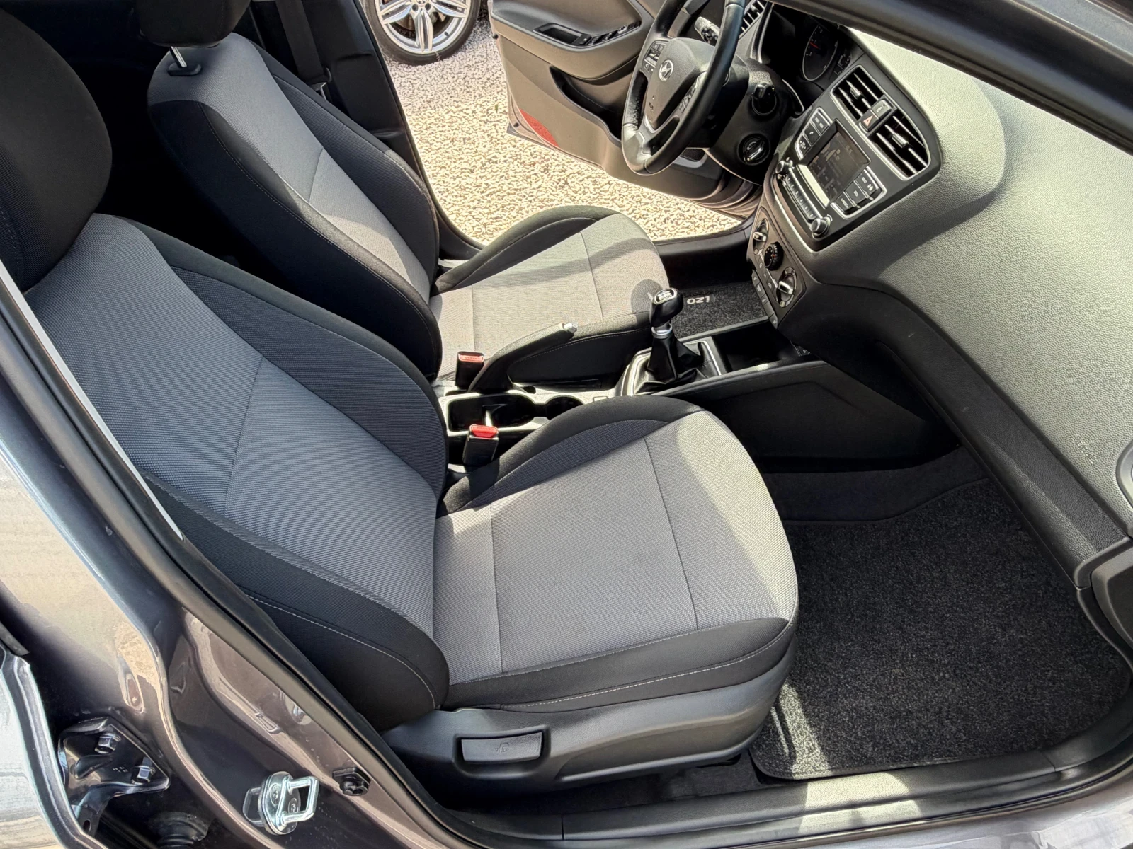 Hyundai I20 90000км, снимка 15 - Автомобили и джипове - 54930991