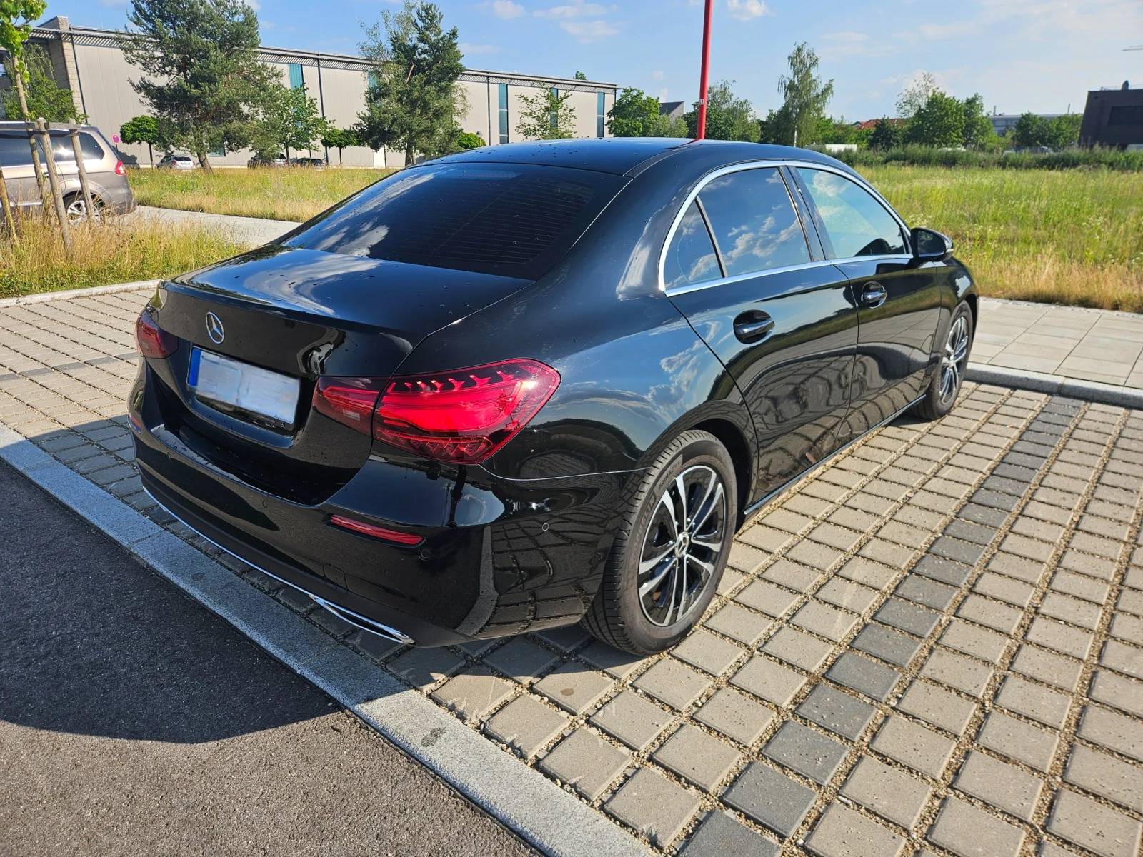 Mercedes-Benz A 220 4Matic Facelift Sedan, снимка 3 - Автомобили и джипове - 55052478