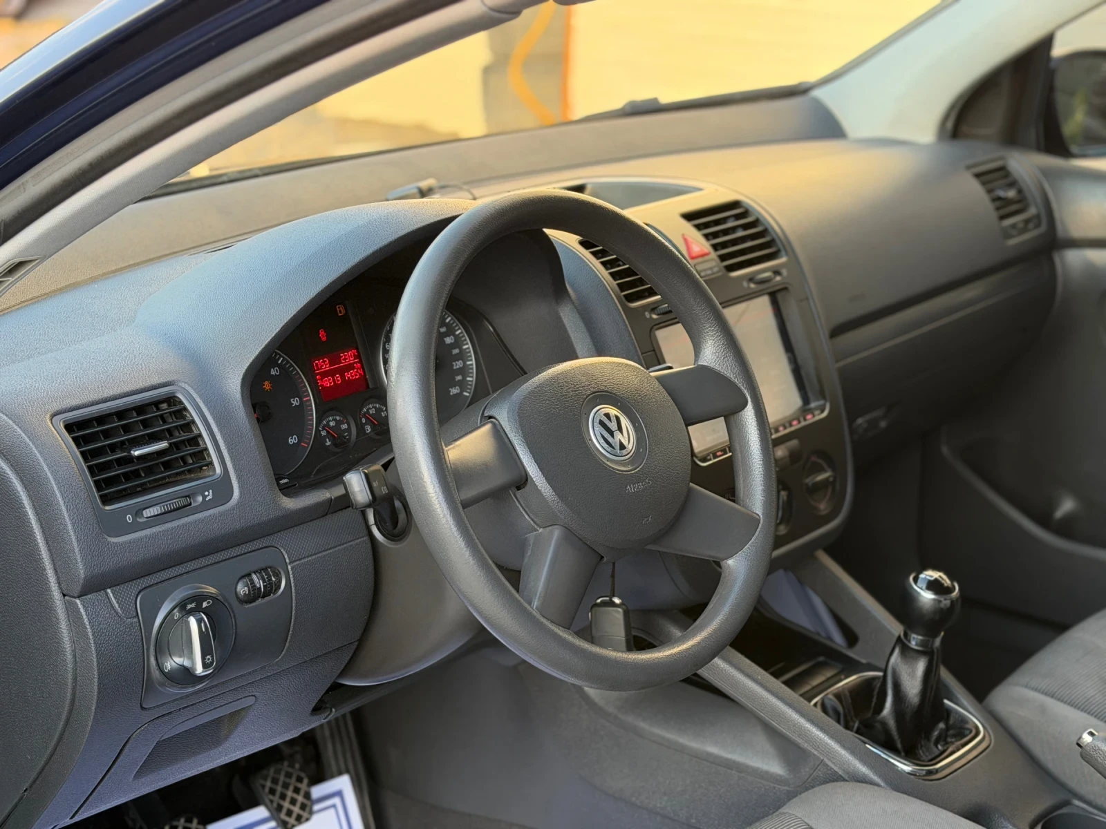 VW Golf 1.9 TDi NAVI ~90~ , снимка 7 - Автомобили и джипове - 55388185