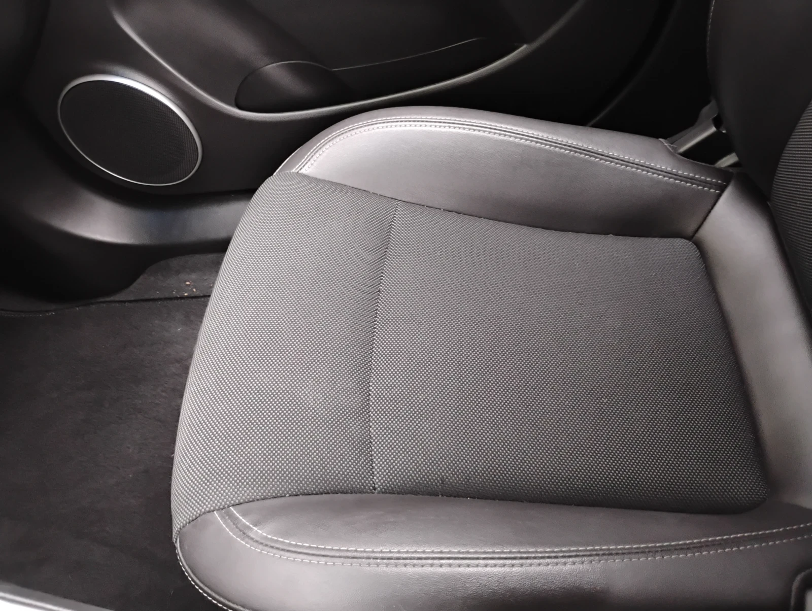 Chevrolet Cruze 1.7 CDTI 131 k.c, снимка 7 - Автомобили и джипове - 55419515