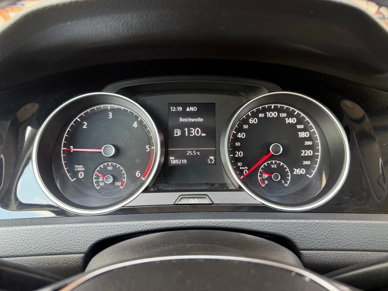 VW Golf 2.0tdi. 150к.с R-line, снимка 13 - Автомобили и джипове - 55652898
