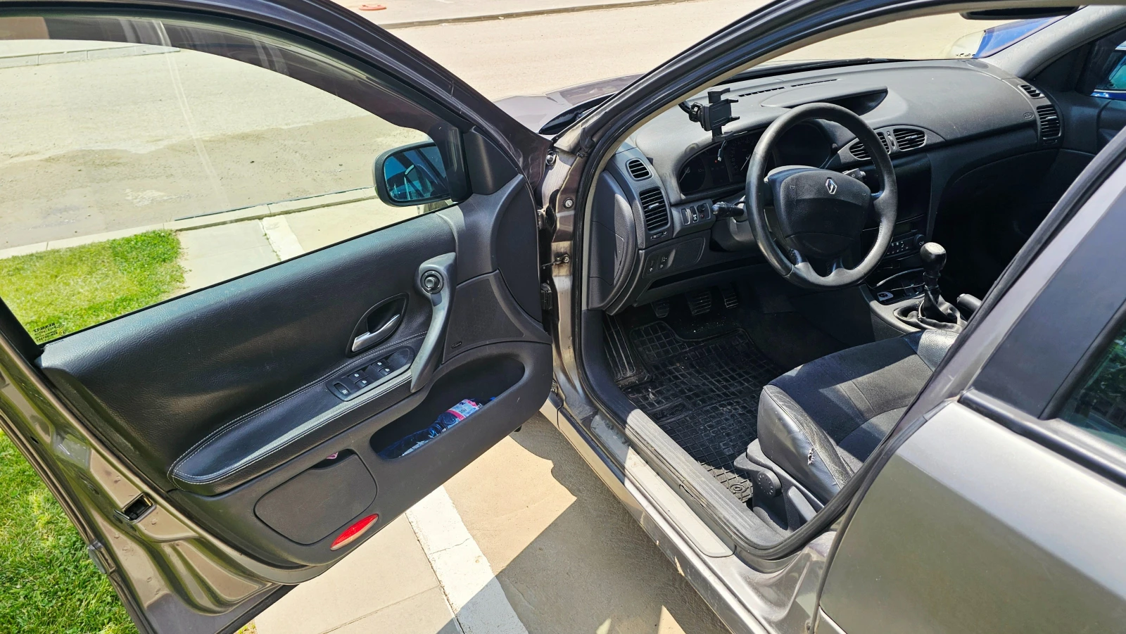 Renault Laguna 1.9 DCI 120 к.с. Privilege, снимка 7 - Автомобили и джипове - 55670248