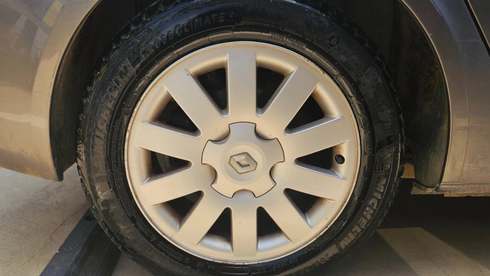 Renault Laguna 1.9 DCI 120 к.с. Privilege, снимка 11 - Автомобили и джипове - 55670248