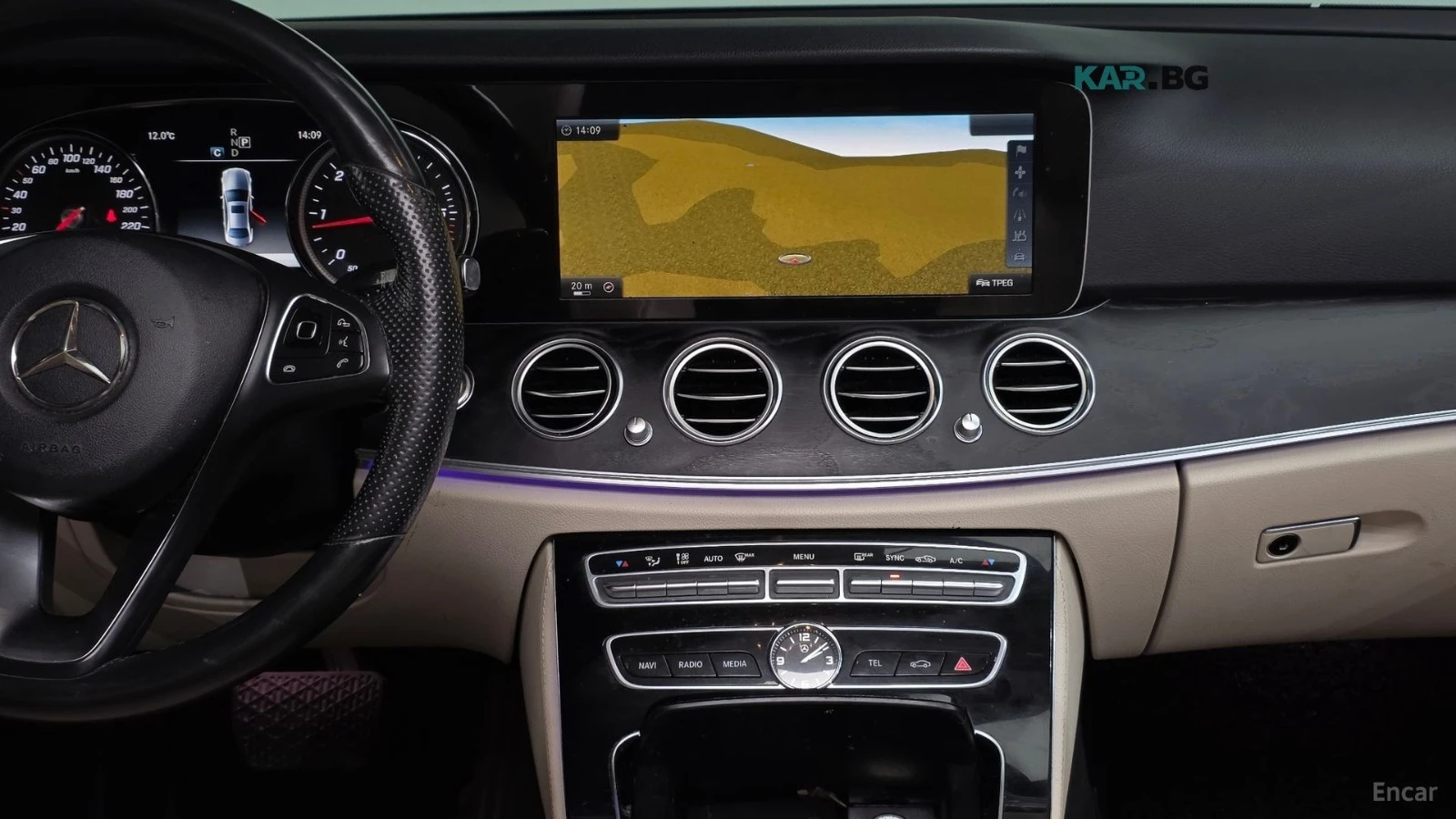 Mercedes-Benz E 220 DIESEL* PANO* ПОДГРЕВ* LANE ASS* ХЕДЪП* , снимка 13 - Автомобили и джипове - 55792592