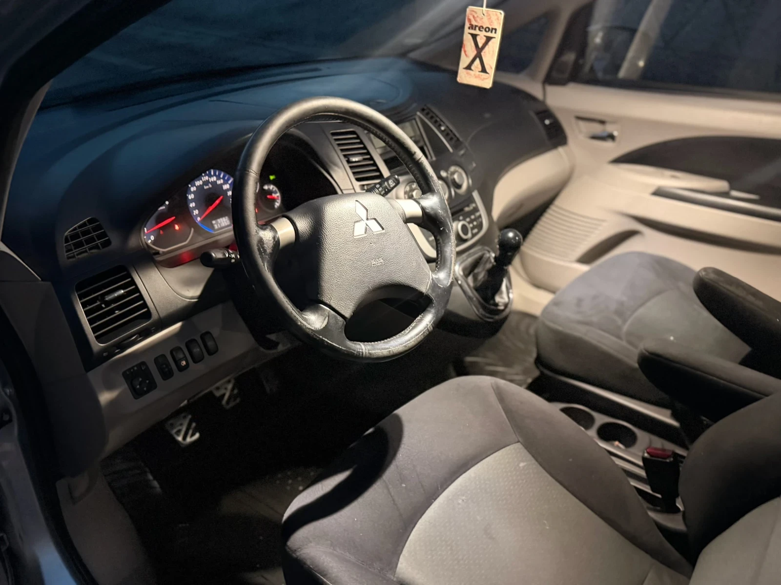 Mitsubishi Grandis 2.0 DID | Mobile.bg � ����������� 10