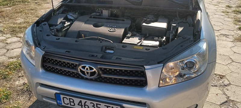 Toyota Rav4, снимка 6 - Автомобили и джипове - 48032545