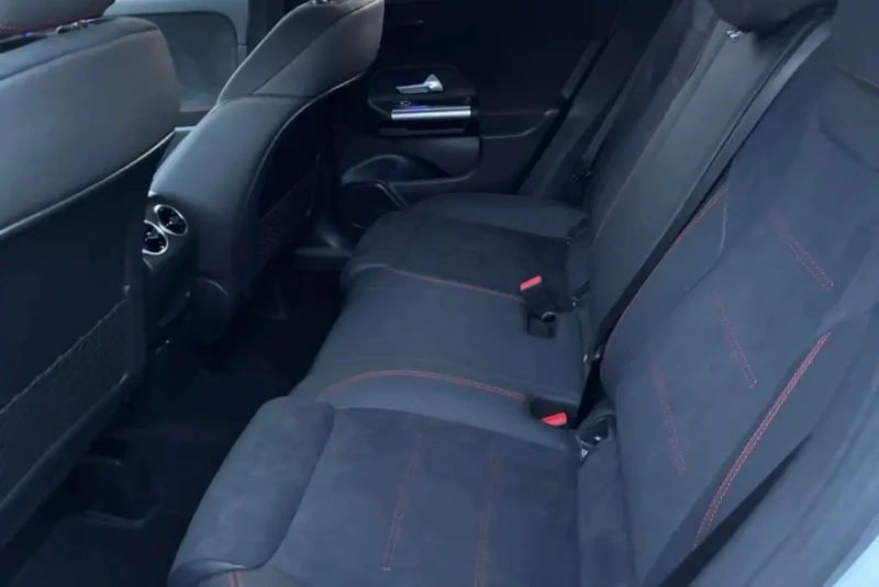 Mercedes-Benz GLA 200 = AMG Line = Premium Гаранция, снимка 7 - Автомобили и джипове - 52536961