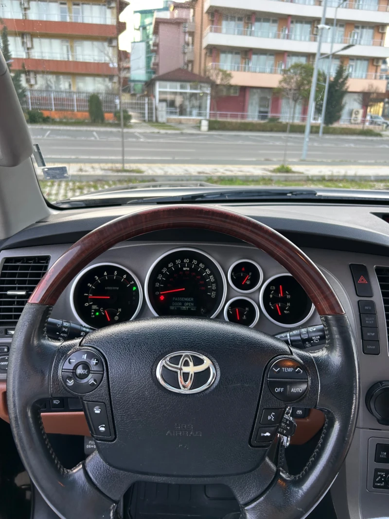 Toyota Sequoia 5.7 PLATINUM, снимка 11 - Автомобили и джипове - 52840266