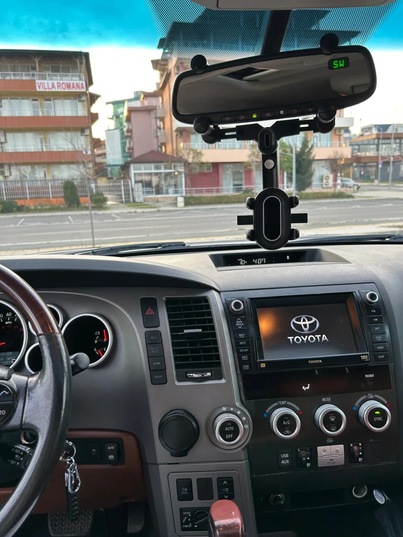 Toyota Sequoia 5.7 PLATINUM, снимка 12 - Автомобили и джипове - 52840266