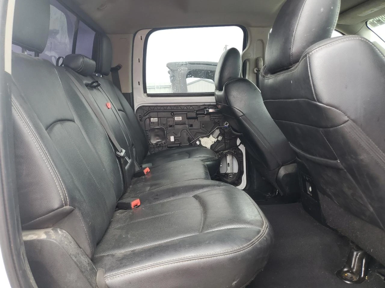 Dodge RAM 1500 SPORT 5.7L ФИКСИРАНА ЦЕНА! ОБДУХВАНЕ/КОЖА/ПОДГРЕВИ - изображение 10