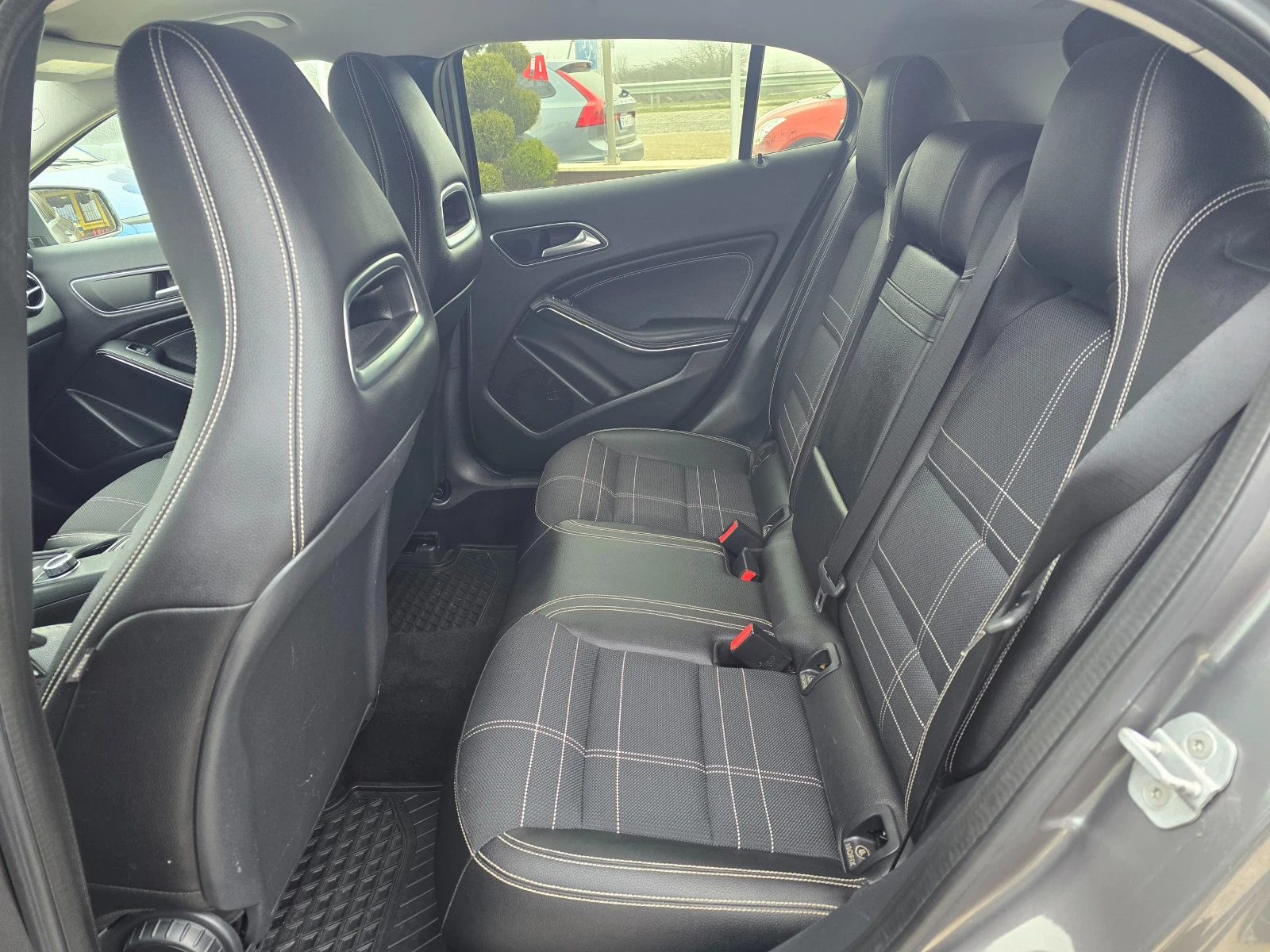 Mercedes-Benz GLA 220 2, 2 CDI 177кс. !! 4MATIC !! , снимка 14 - Автомобили и джипове - 53882121