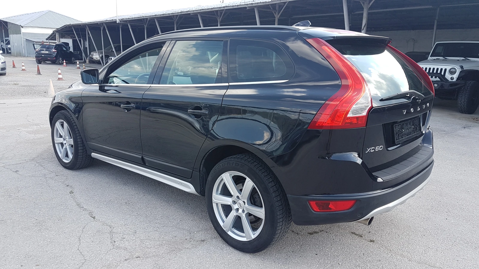 Volvo XC60 2.4 D3 163кс 4×4, снимка 8 - Автомобили и джипове - 54555274