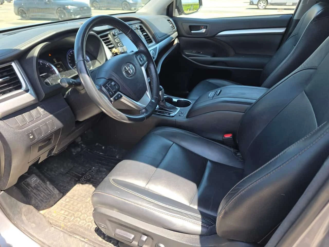 Toyota Highlander * XLE * АВТОКРЕДИТ БЕЗ ПЪРВОНАЧАЛНА ВНОСКА* , снимка 5 - Автомобили и джипове - 54922031
