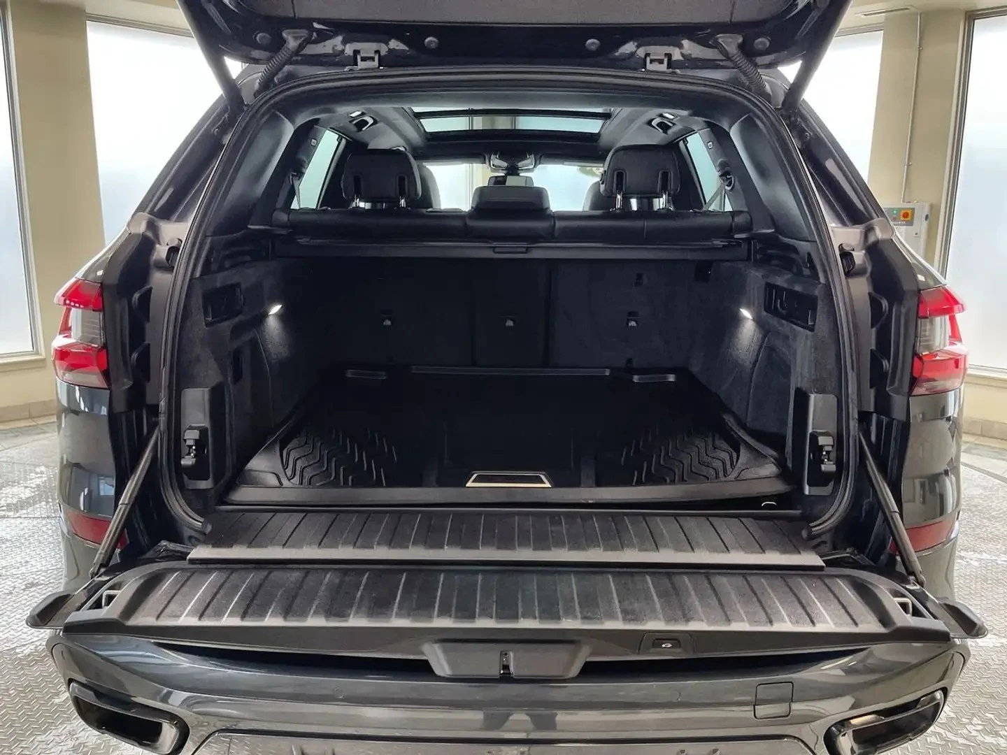 BMW X5 xDrive40i M Sport ЦЕНА ДО БЪЛГАРИЯ АВТОКРЕДИТ, снимка 17 - Автомобили и джипове - 55528471