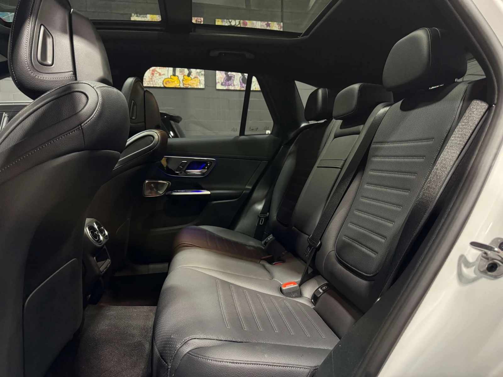 Mercedes-Benz GLC 300 * AMG Line * Burmester * Фиксирана цена до БГ * , снимка 8 - Автомобили и джипове - 56002561