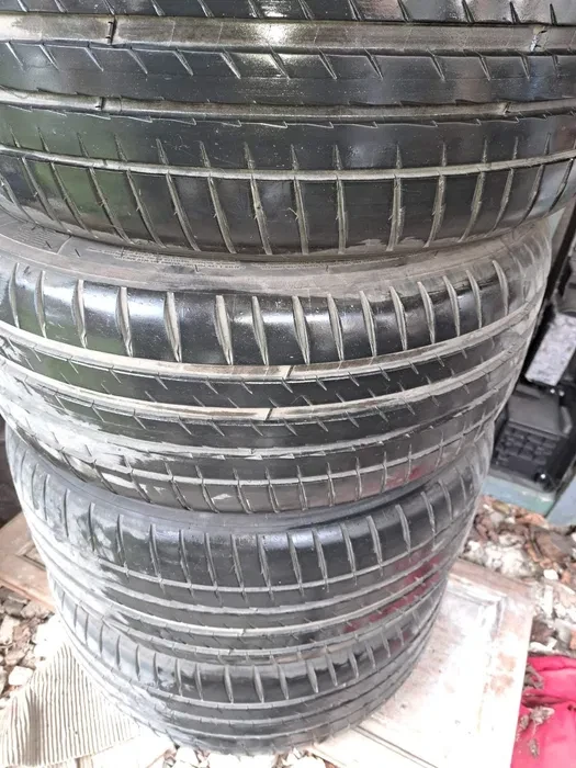 Гуми Летни 245/45R18, снимка 2 - Гуми и джанти - 54690621