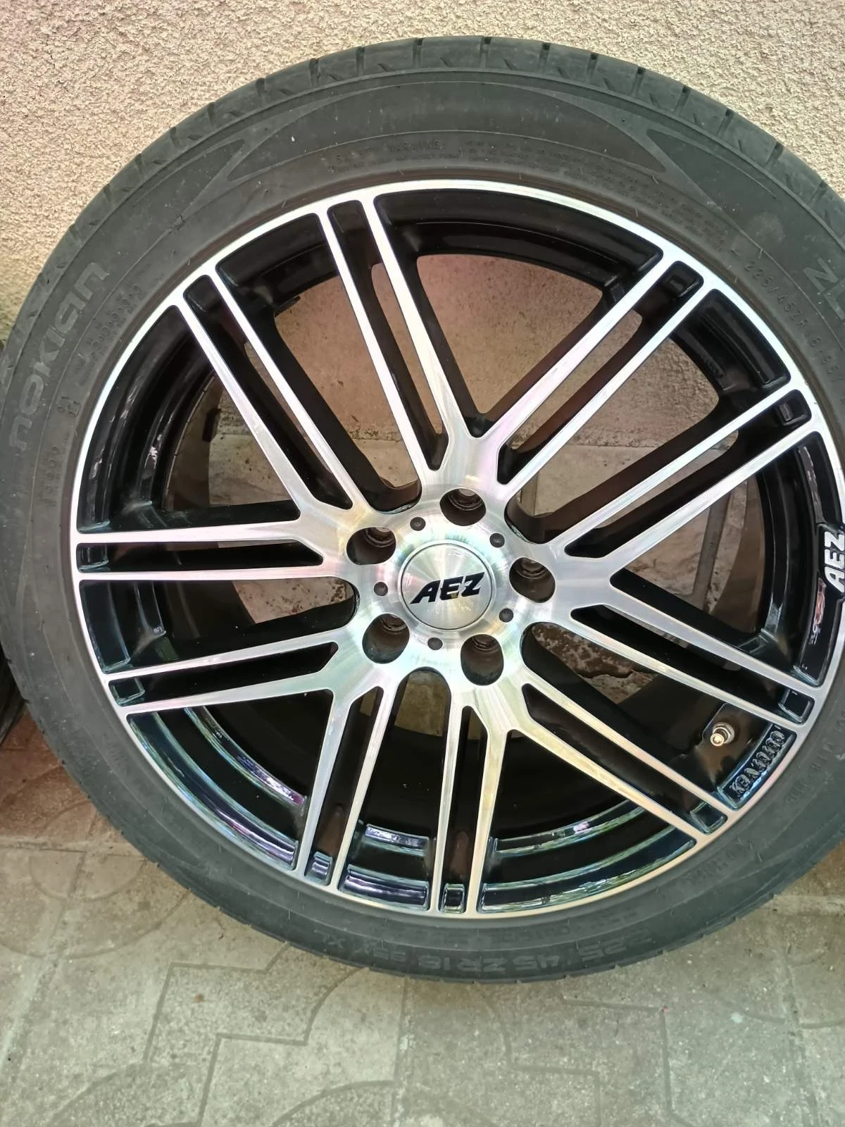 Гуми Летни 225/45R18, снимка 2 - Гуми и джанти - 54931030