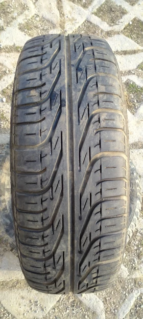 Гуми Летни 195/60R15, снимка 1 - Гуми и джанти - 49119973