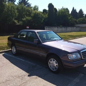 Mercedes-Benz E 300 4 MATIC, снимка 12