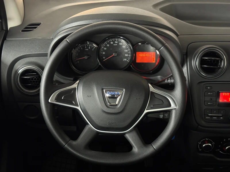 Dacia Lodgy 1.6i* 7местна* С ПЪЛНА ИСТОРИЯ В DACIA, снимка 13 - Автомобили и джипове - 51878018