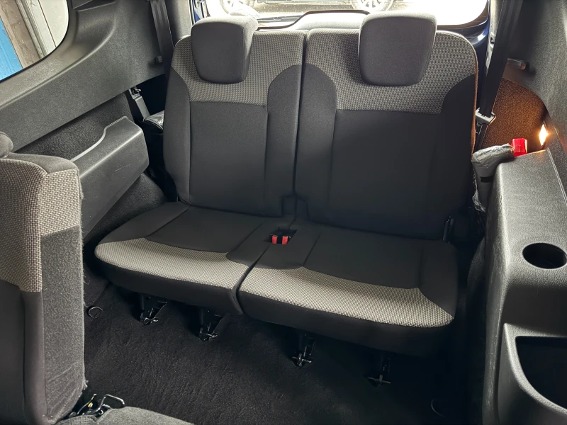 Dacia Lodgy 1.6i* 7местна* С ПЪЛНА ИСТОРИЯ В DACIA, снимка 11 - Автомобили и джипове - 51878018