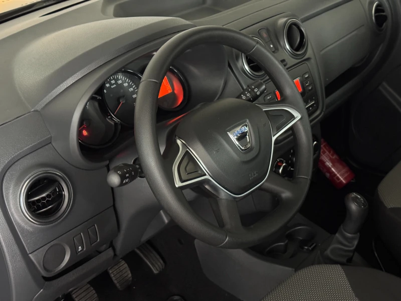 Dacia Lodgy 1.6i* 7местна* С ПЪЛНА ИСТОРИЯ В DACIA, снимка 7 - Автомобили и джипове - 51878018