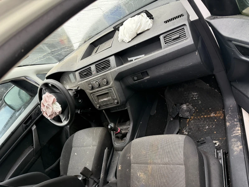 VW Caddy 1.4 TGI, снимка 6 - Автомобили и джипове - 52654009