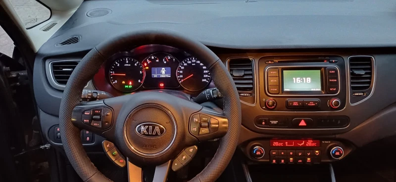 Kia Carens Rondo, снимка 16 - Автомобили и джипове - 52796086