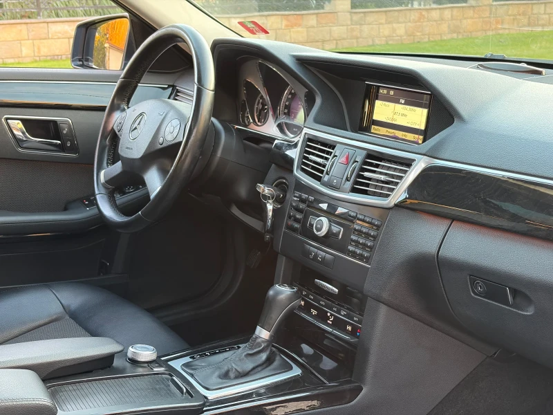 Mercedes-Benz E 200 Avantgarde!, снимка 12 - Автомобили и джипове - 53403953