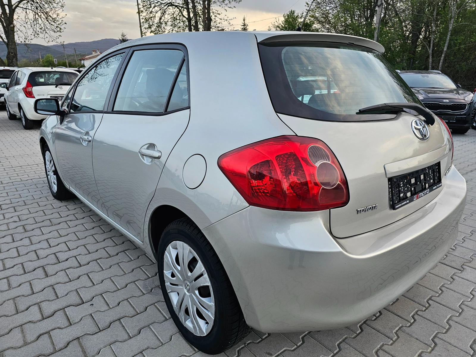 Toyota Auris 1.4D4D, 90к.с., Нави, 2009г. - изображение 4