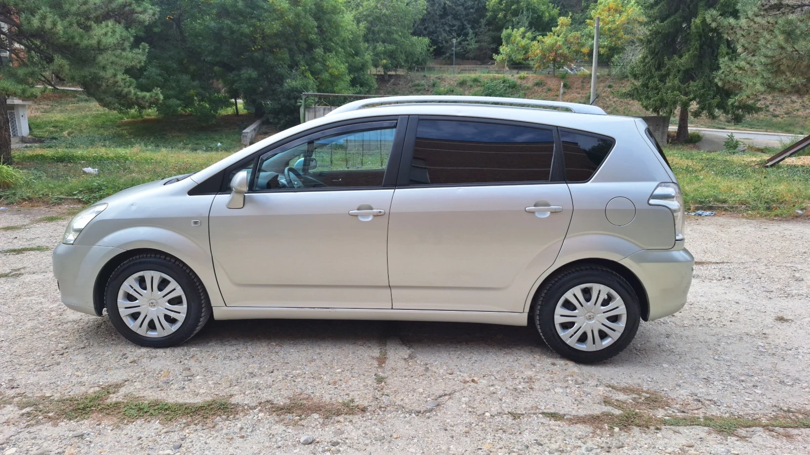 Toyota Corolla verso 2.2 136 к.с Италия - изображение 8